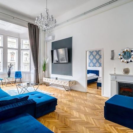 ブダペストAndrassy Grandeur With Indoor Parkingアパートメント エクステリア 写真