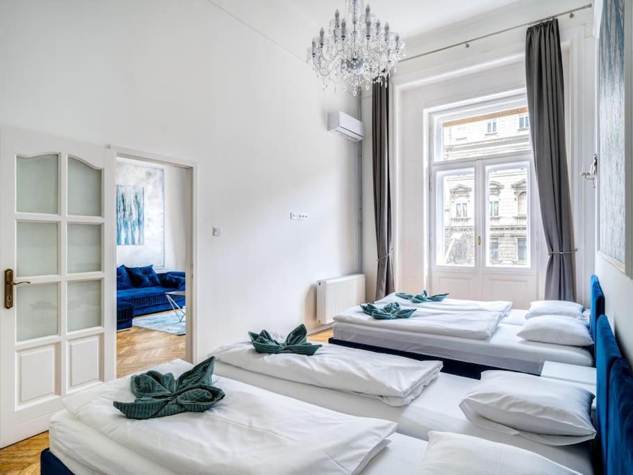 ブダペストAndrassy Grandeur With Indoor Parkingアパートメント エクステリア 写真