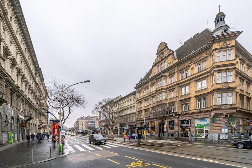 ブダペストAndrassy Grandeur With Indoor Parkingアパートメント エクステリア 写真