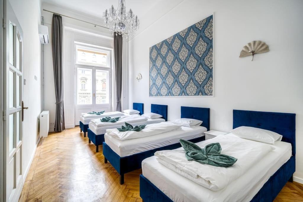 ブダペストAndrassy Grandeur With Indoor Parkingアパートメント エクステリア 写真
