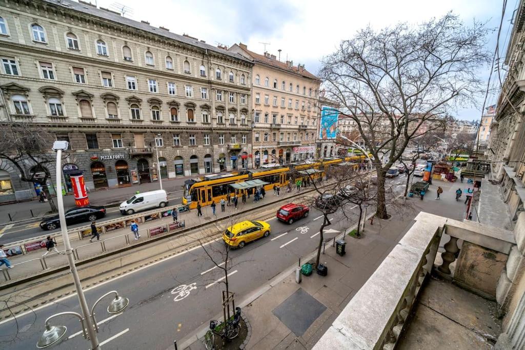 ブダペストAndrassy Grandeur With Indoor Parkingアパートメント エクステリア 写真